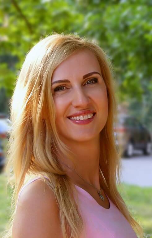 elena_491_767_v01.jpg